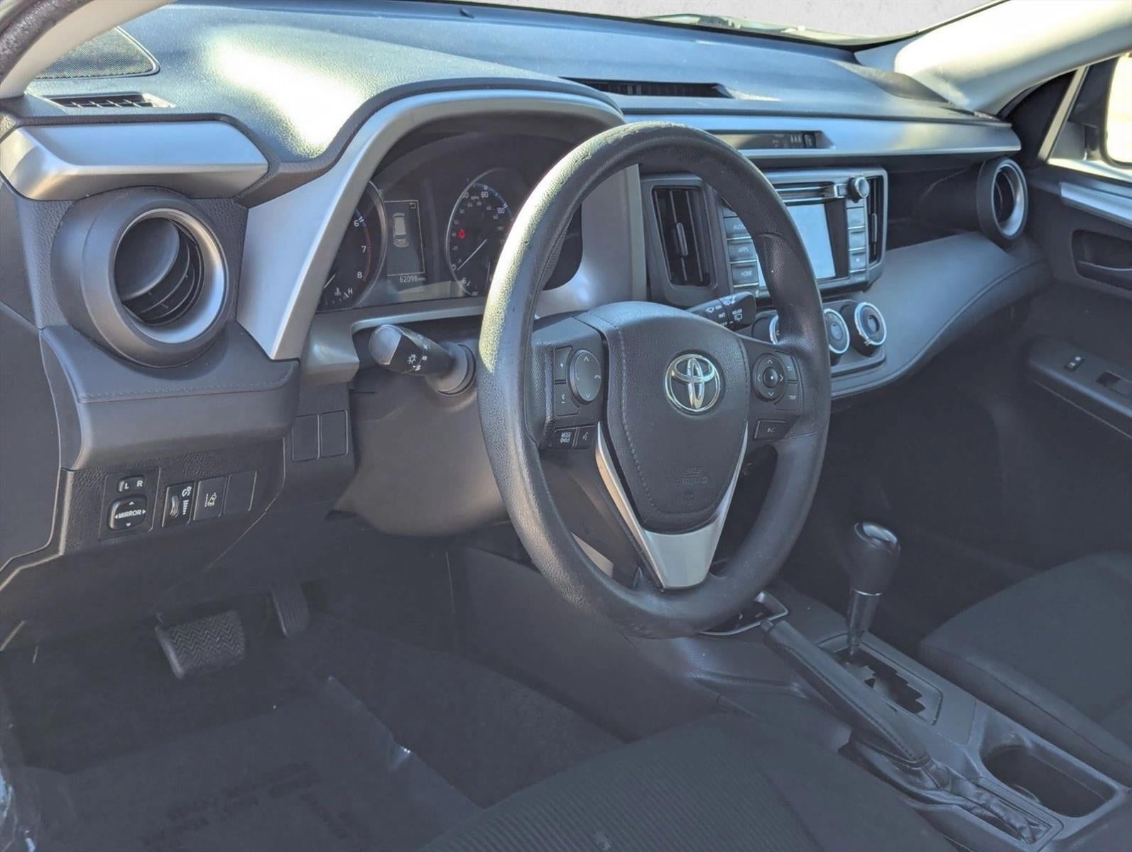 2018 Toyota RAV4 LE FWD (GS)
