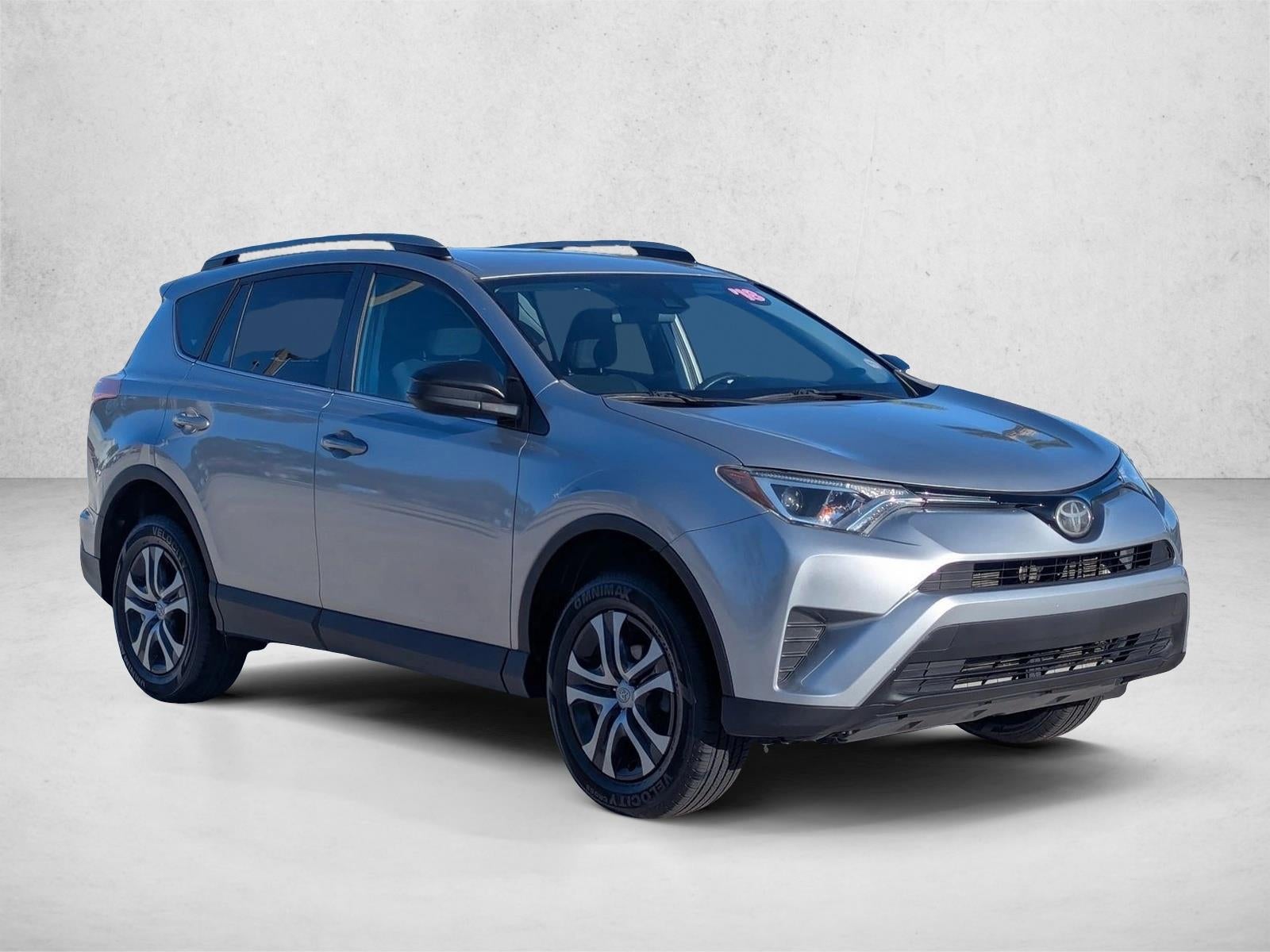 2018 Toyota RAV4 LE FWD (GS)