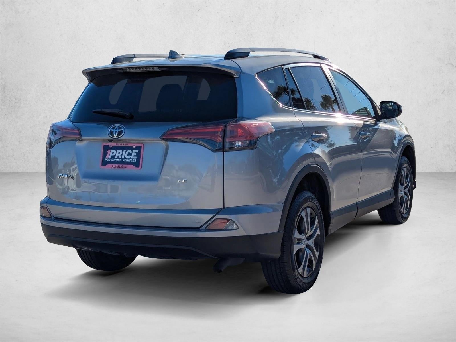 2018 Toyota RAV4 LE FWD (GS)