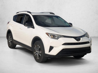 2018 Toyota RAV4 LE FWD (GS)