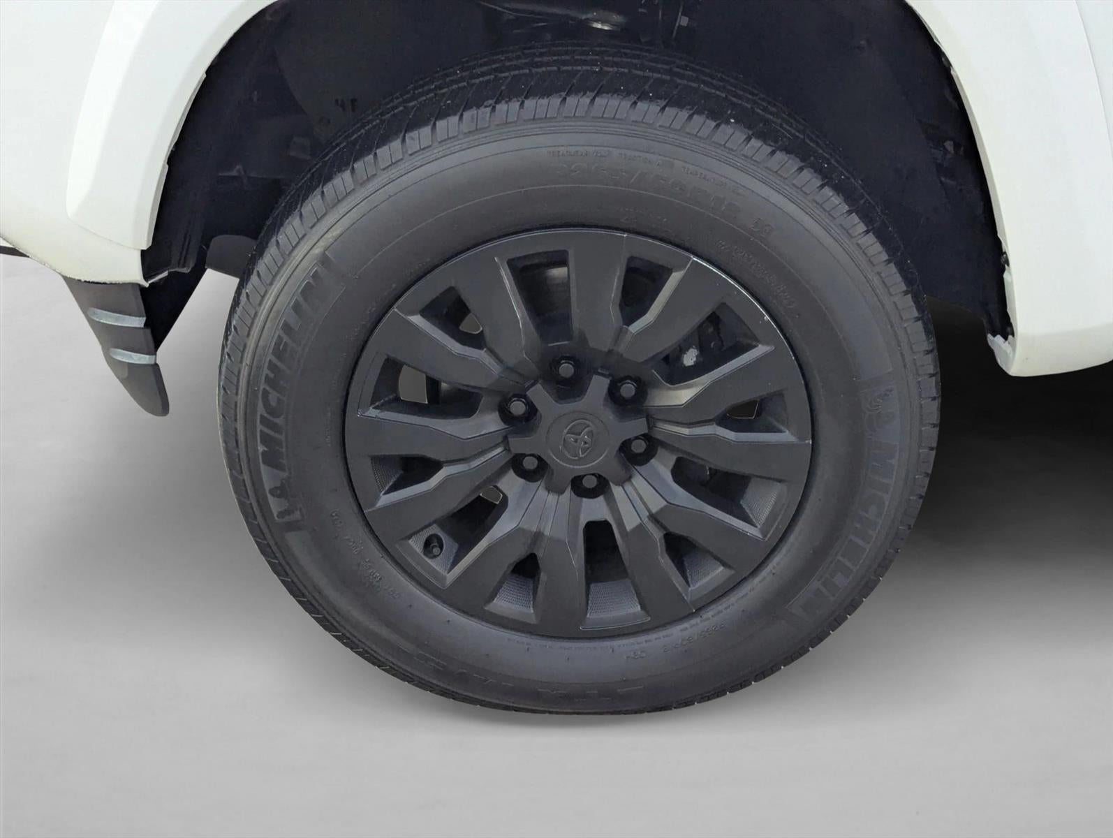 2023 Toyota Tacoma 2WD 2WD SR5 Double Cab 5' Bed V6 AT (GS)