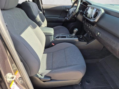 2017 Toyota Tacoma TRD Sport Double Cab 5' Bed V6 4x2 AT (Natl)