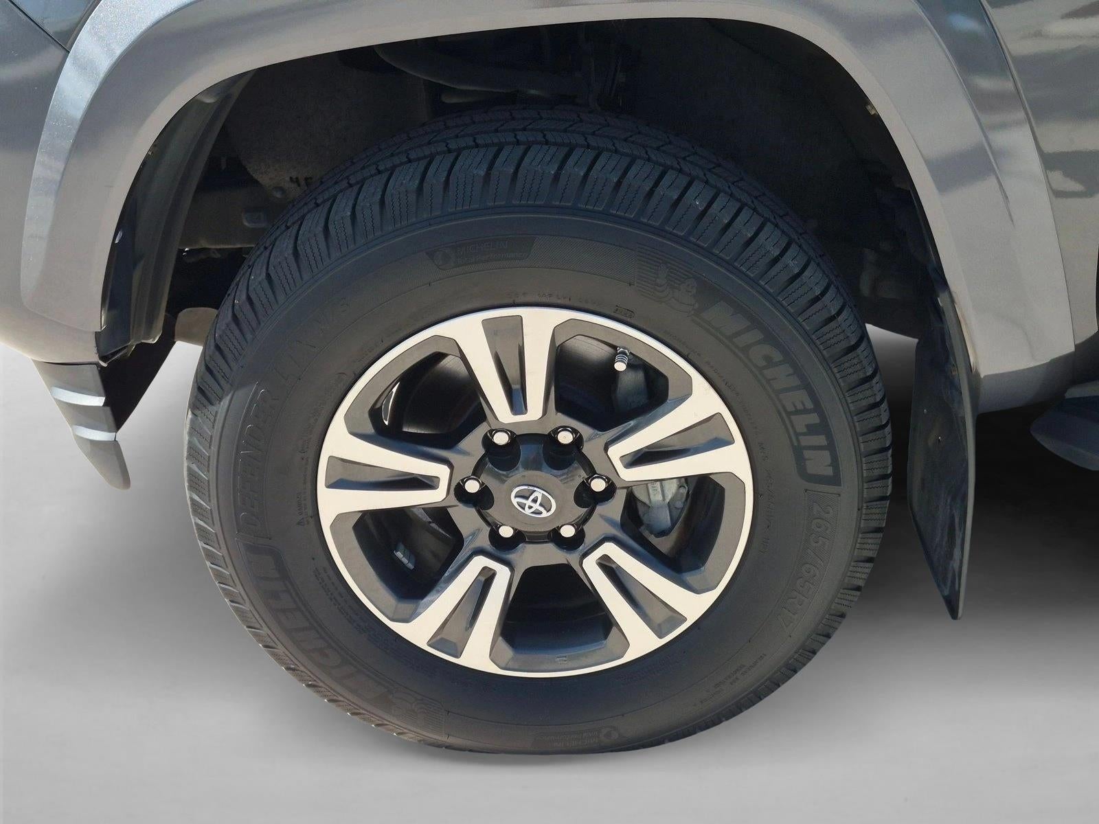 2017 Toyota Tacoma TRD Sport Double Cab 5' Bed V6 4x2 AT (Natl)