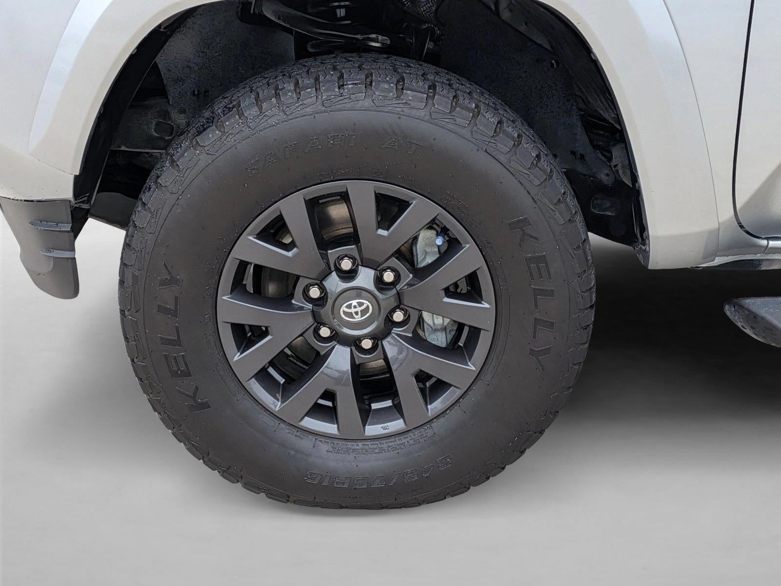 2022 Toyota Tacoma 2WD 2WD SR5 Double Cab 5' Bed V6 AT (GS)