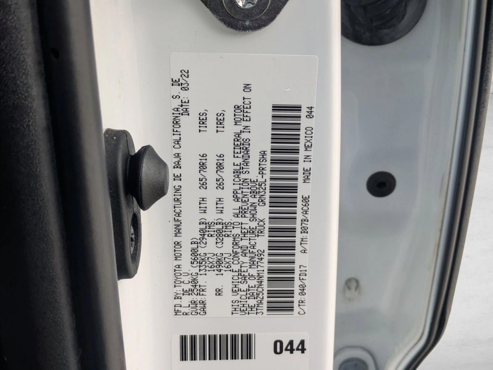 2022 Toyota Tacoma 2WD 2WD TRD Off Road Double Cab 5' Bed V6 AT (Natl)