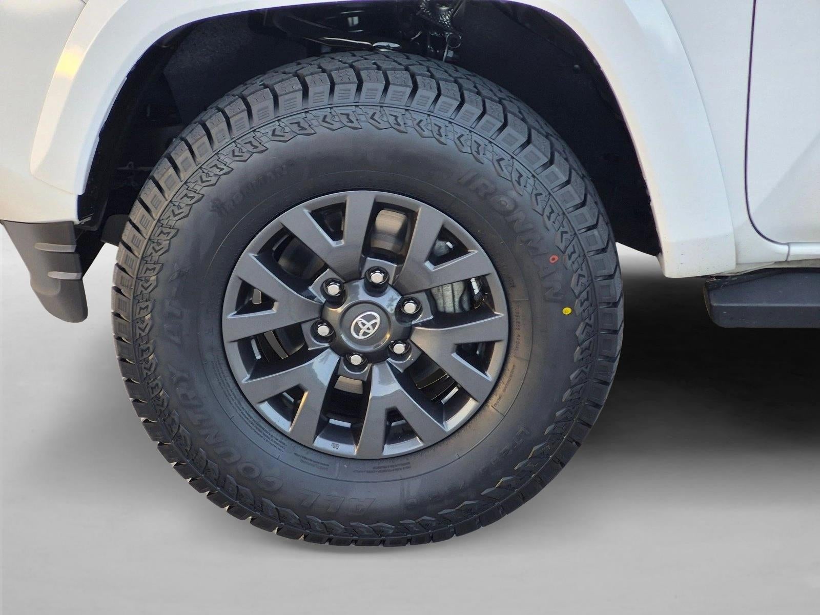2023 Toyota Tacoma 2WD 2WD SR5 Double Cab 5' Bed V6 AT (GS)