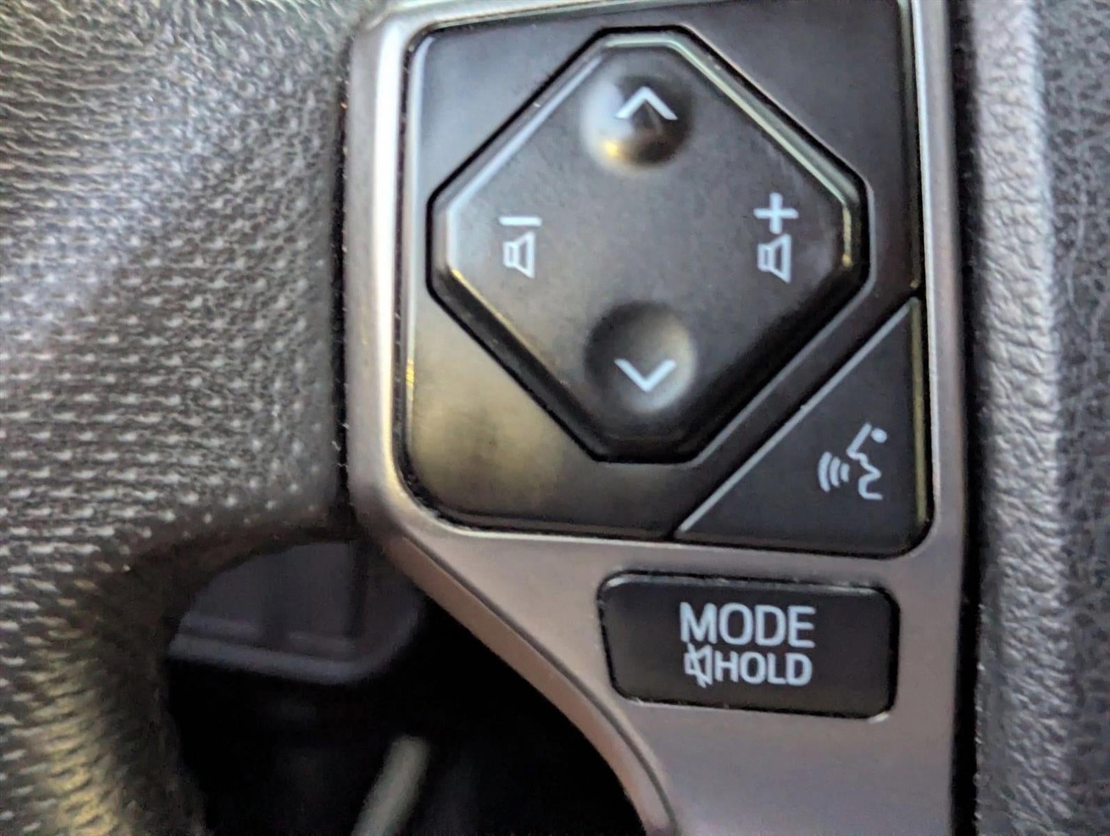 2022 Toyota Tacoma 2WD 2WD SR5 Double Cab 5' Bed V6 AT (GS)