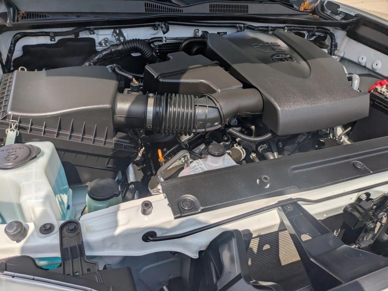 2023 Toyota Tacoma 2WD 2WD SR5 Double Cab 5' Bed V6 AT (GS)