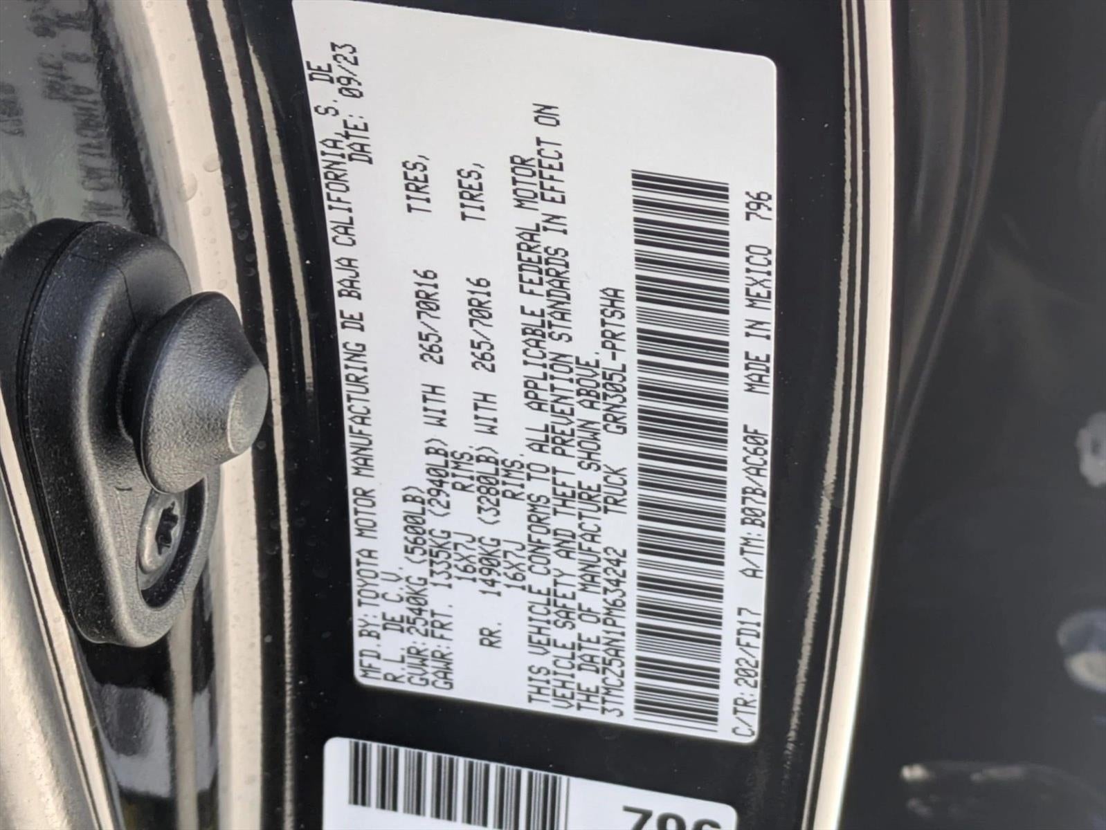 2023 Toyota Tacoma 4WD 4WD TRD Off Road Double Cab 5' Bed V6 AT (Natl)