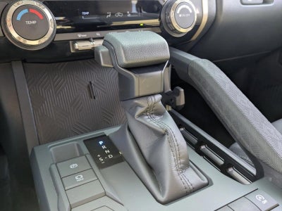 2026 Toyota Tacoma 2WD 2WD SR5 Double Cab 5' Bed AT (SE)