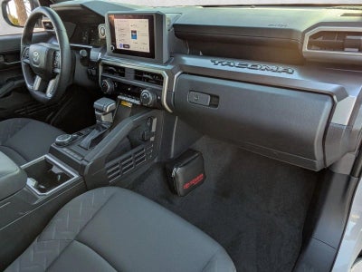 2024 Toyota Tacoma 4WD 4WD SR5 Double Cab 5' Bed AT (GS)