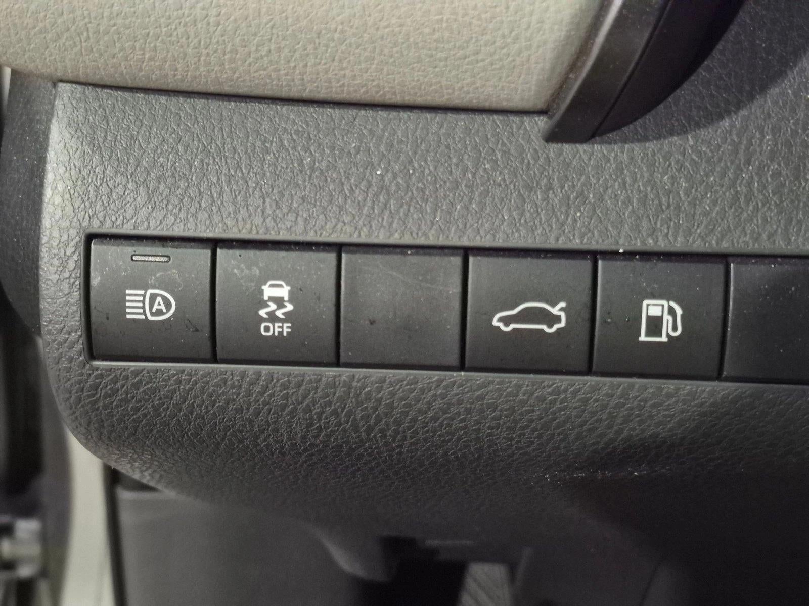2018 Toyota Camry L Auto (Natl)