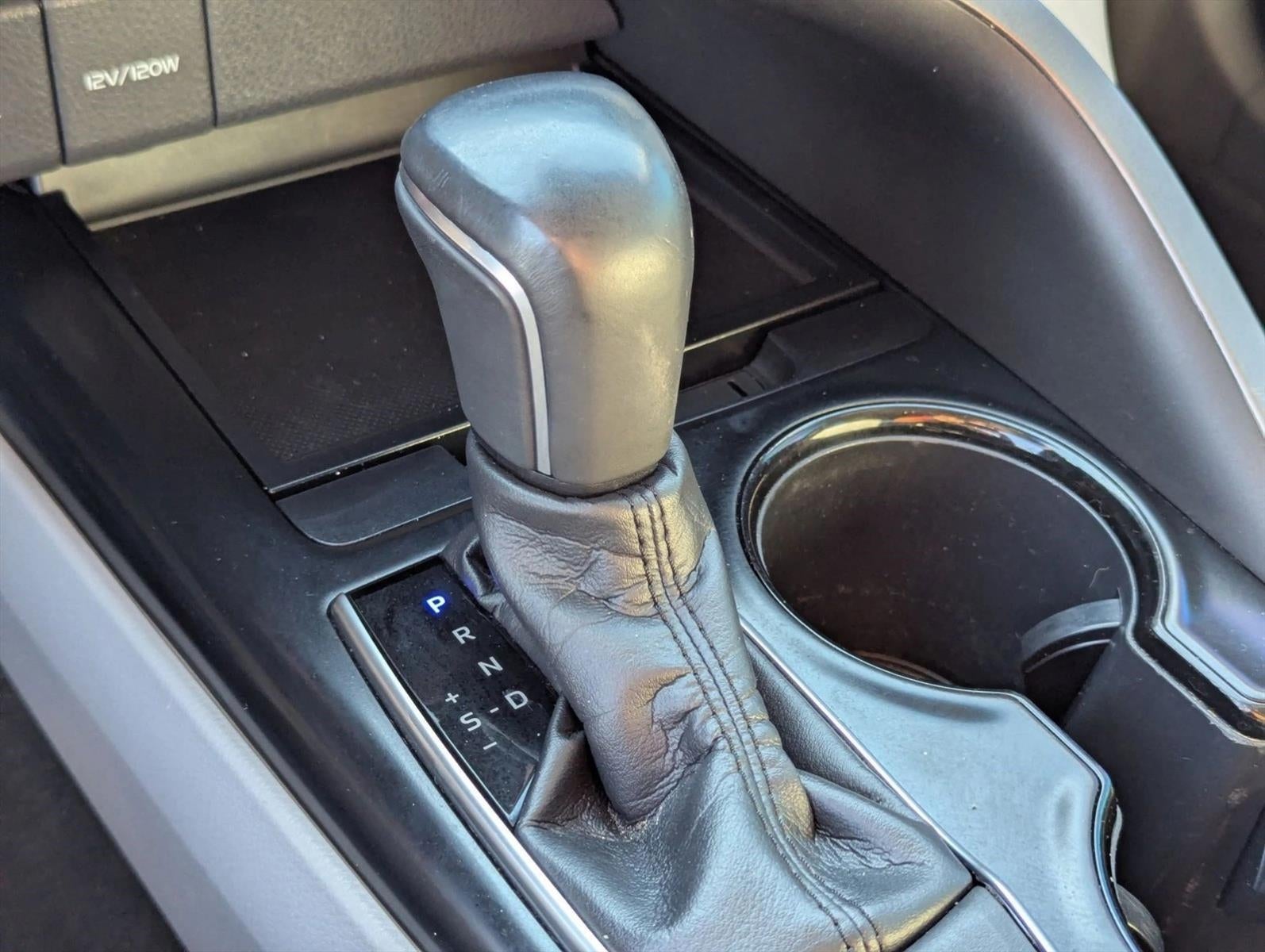 2018 Toyota Camry SE Auto (SE)