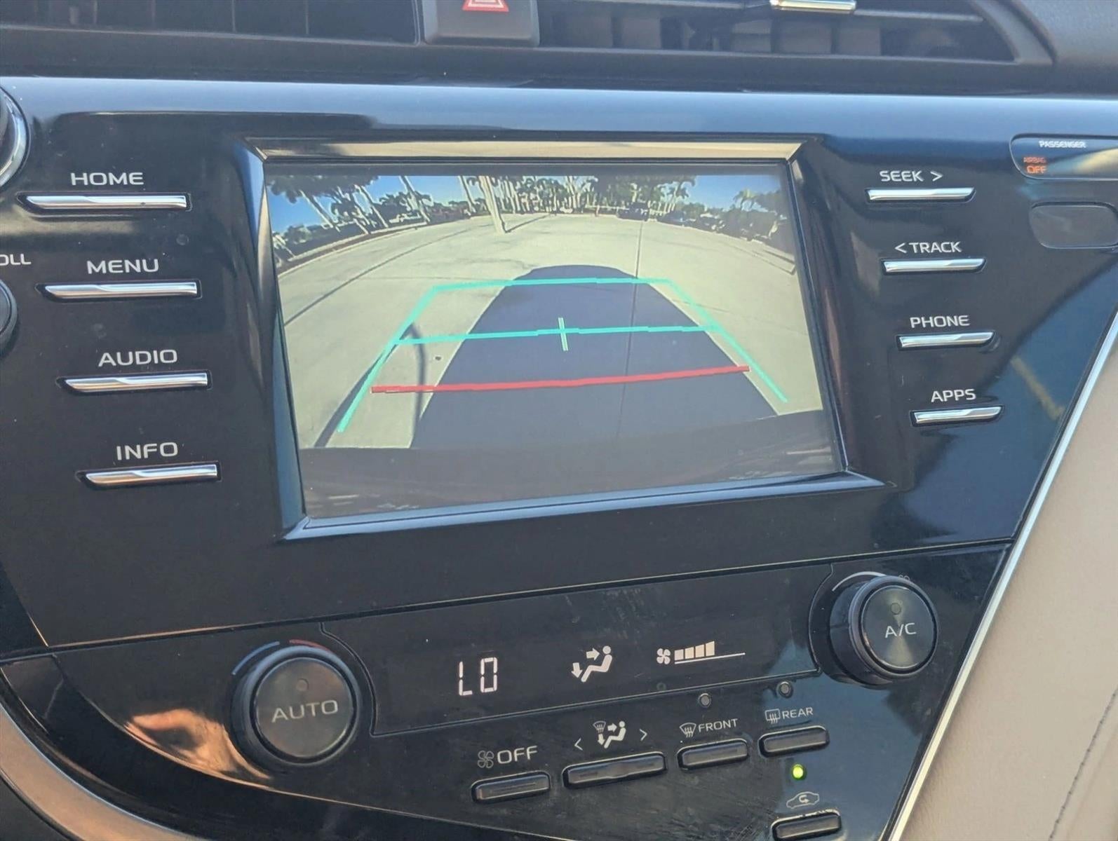 2018 Toyota Camry SE Auto (SE)