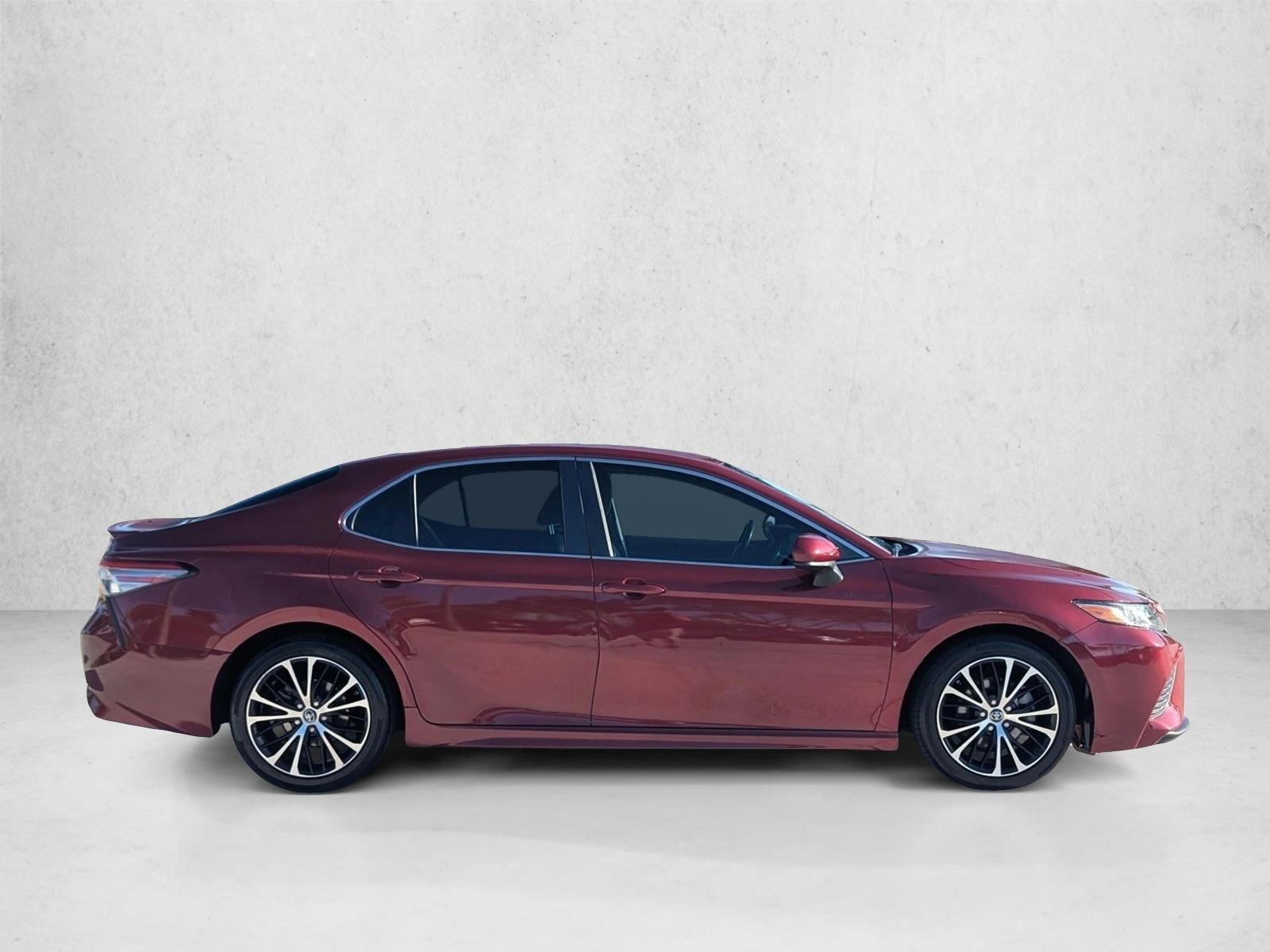 2018 Toyota Camry SE Auto (SE)