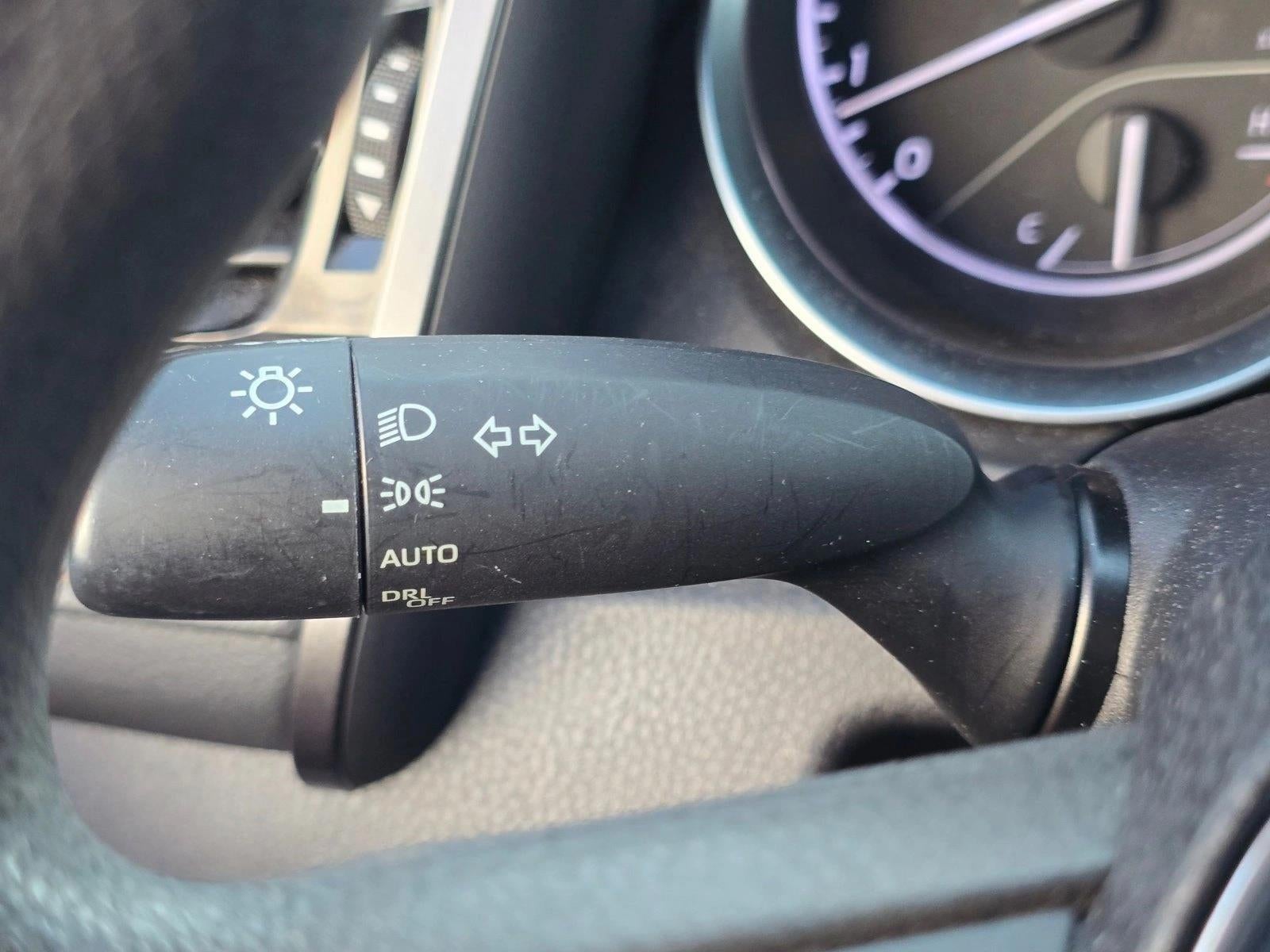 2018 Toyota Camry LE Auto (SE)