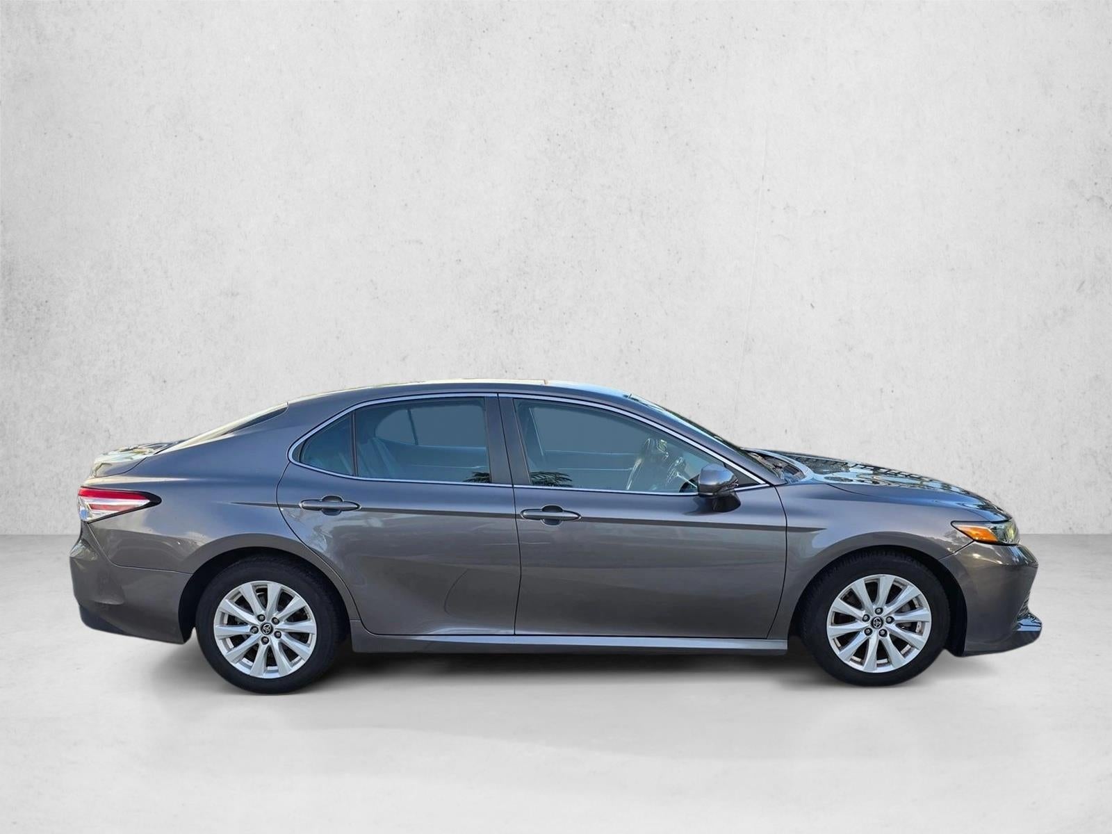 2018 Toyota Camry LE Auto (SE)