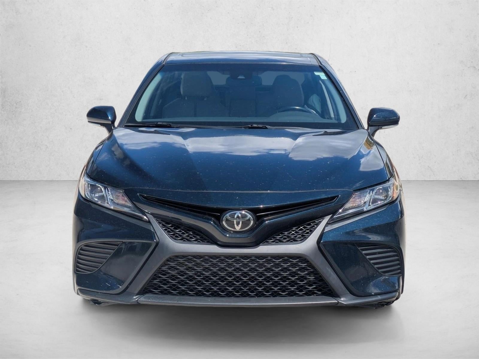 2018 Toyota Camry SE Auto (SE)