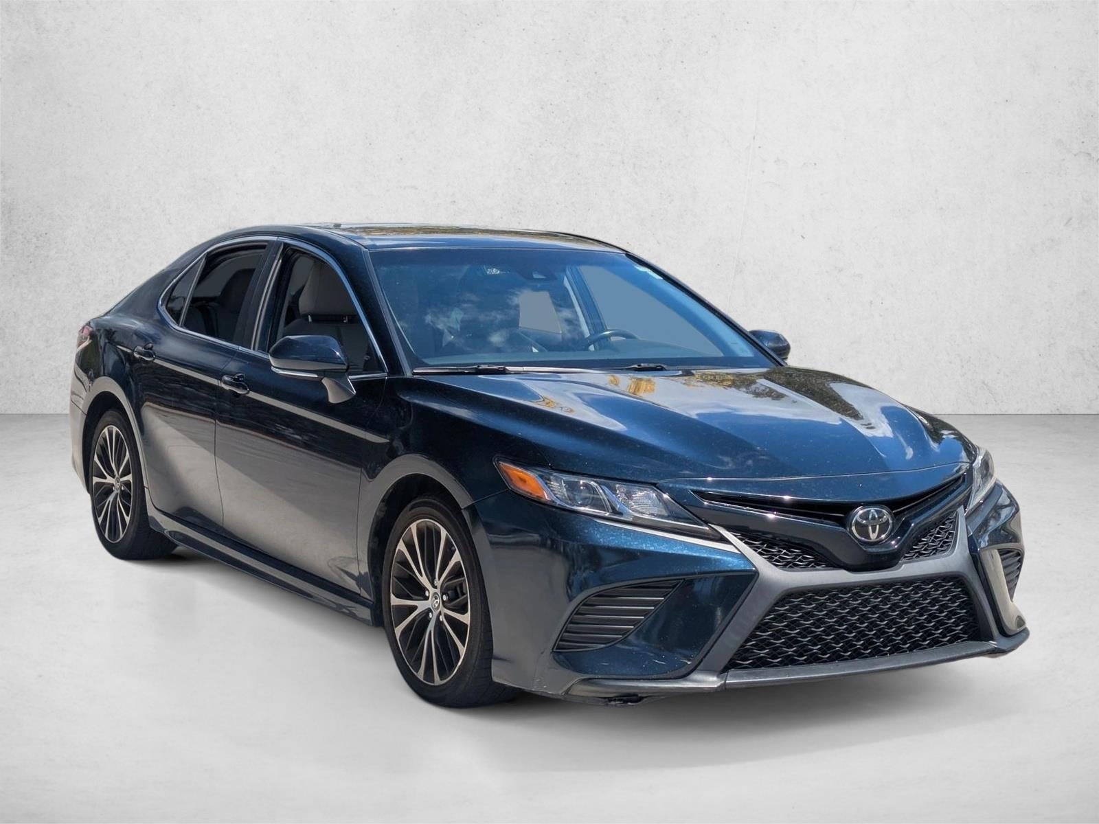 2018 Toyota Camry SE Auto (SE)