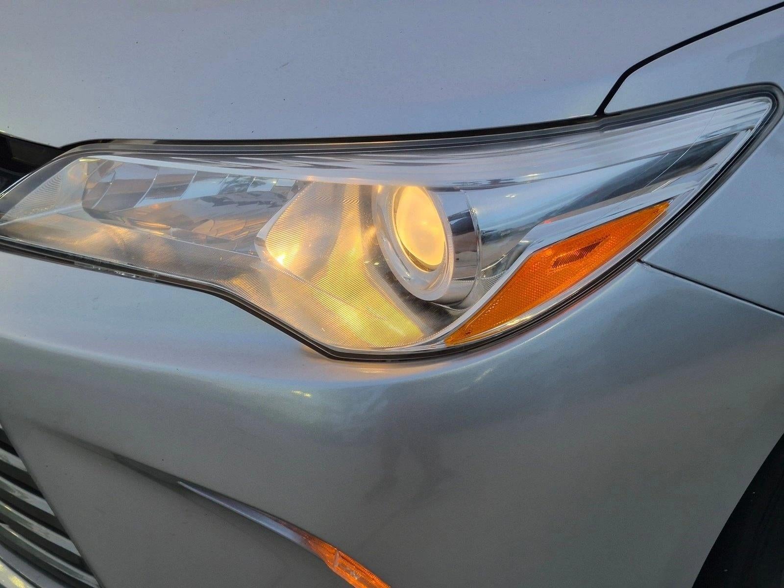 2017 Toyota Camry Hybrid LE CVT (Natl)