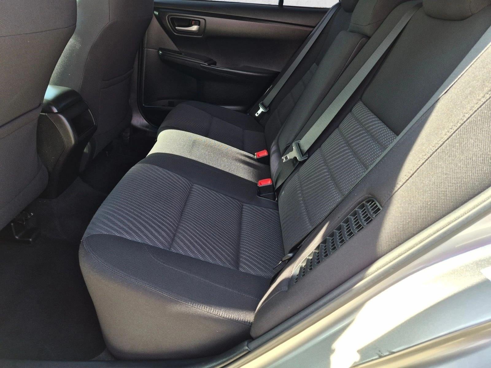 2017 Toyota Camry Hybrid LE CVT (Natl)