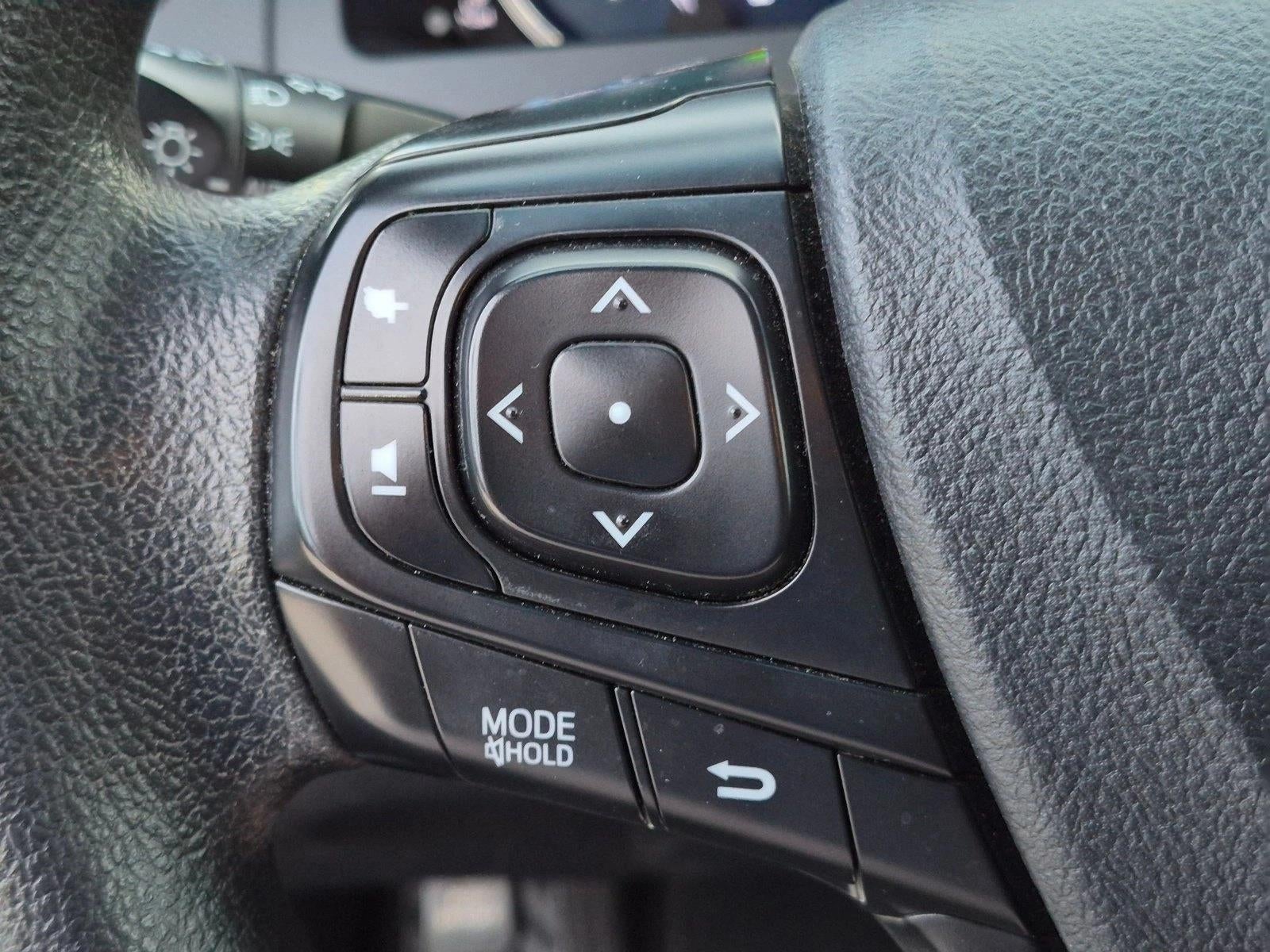 2017 Toyota Camry Hybrid LE CVT (Natl)