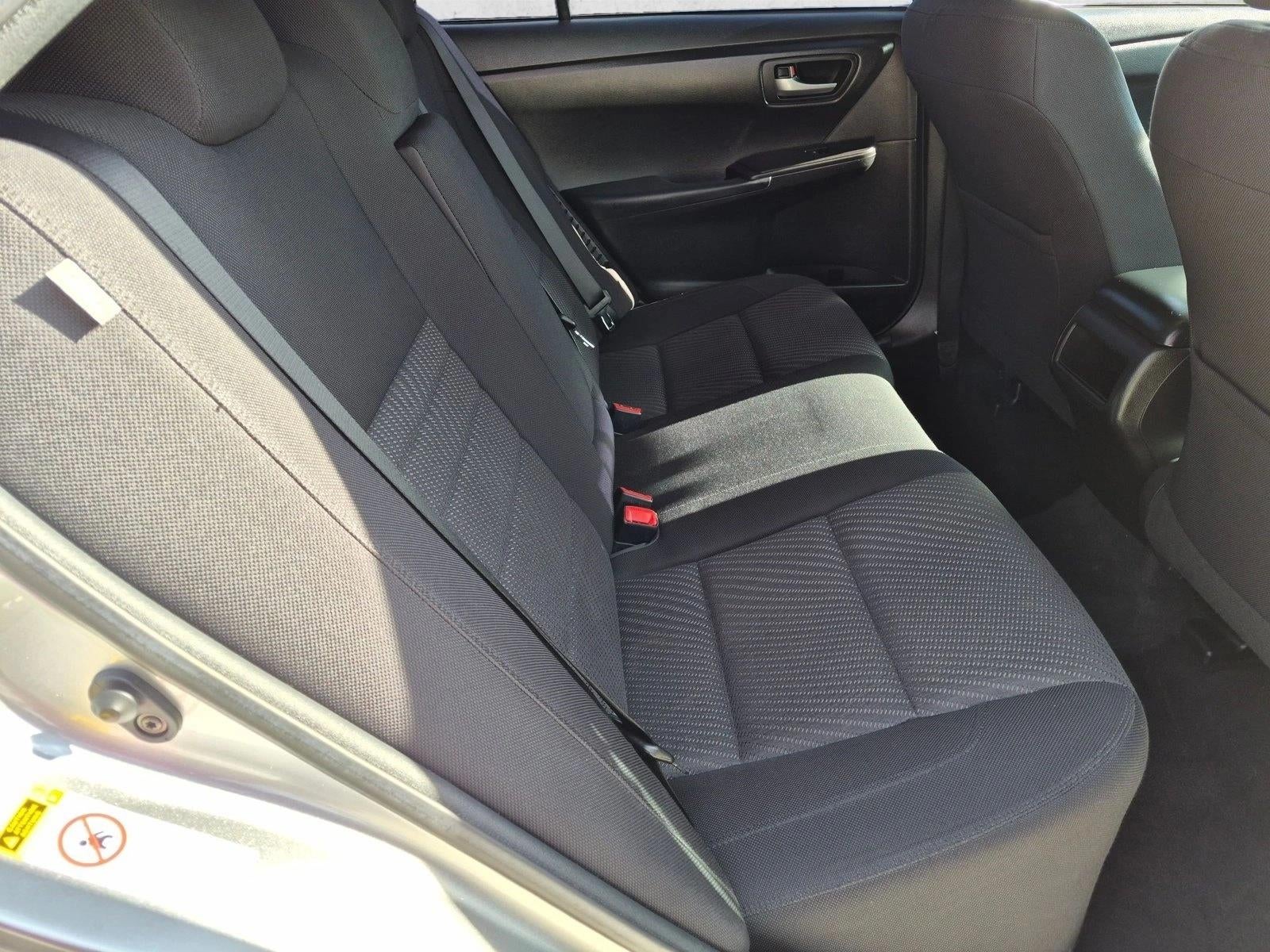 2017 Toyota Camry Hybrid LE CVT (Natl)