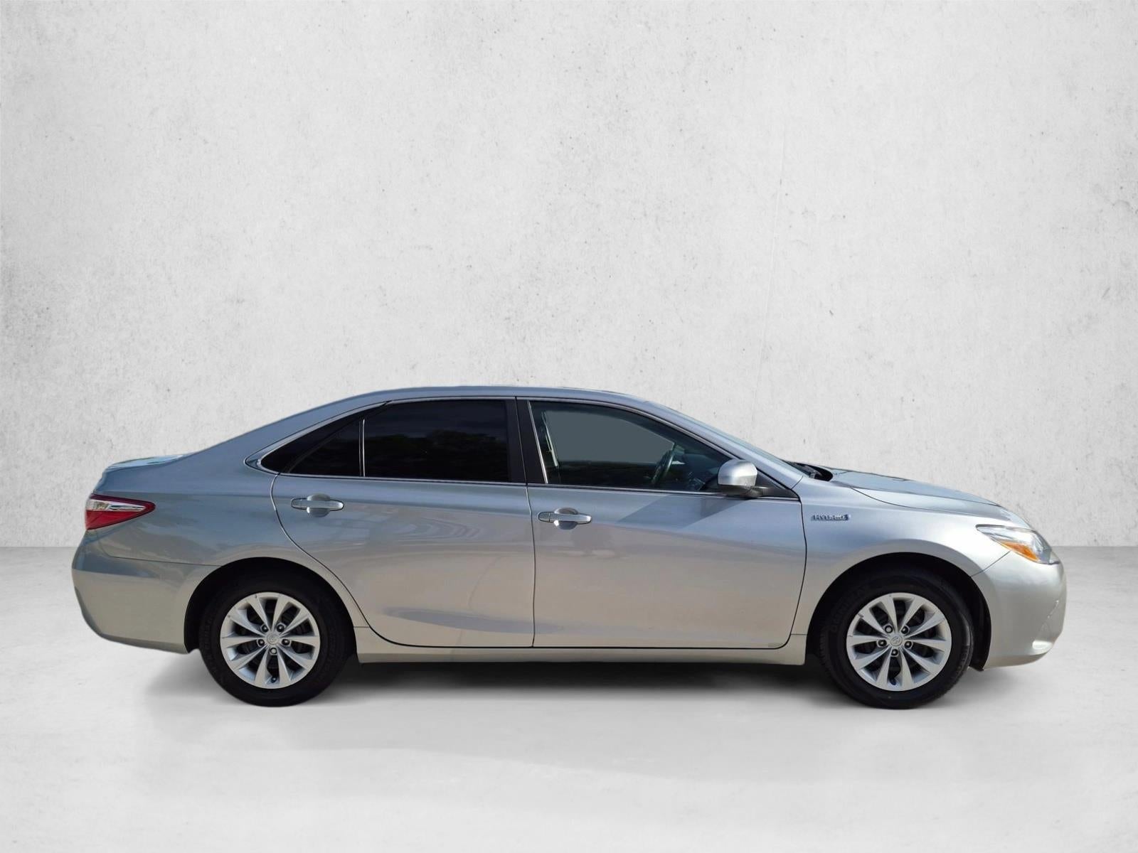 2017 Toyota Camry Hybrid LE CVT (Natl)