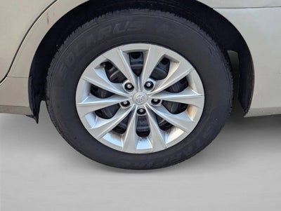 2017 Toyota Camry LE Auto (SE)
