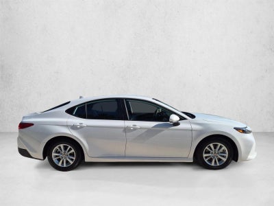2025 Toyota Camry LE (Natl)
