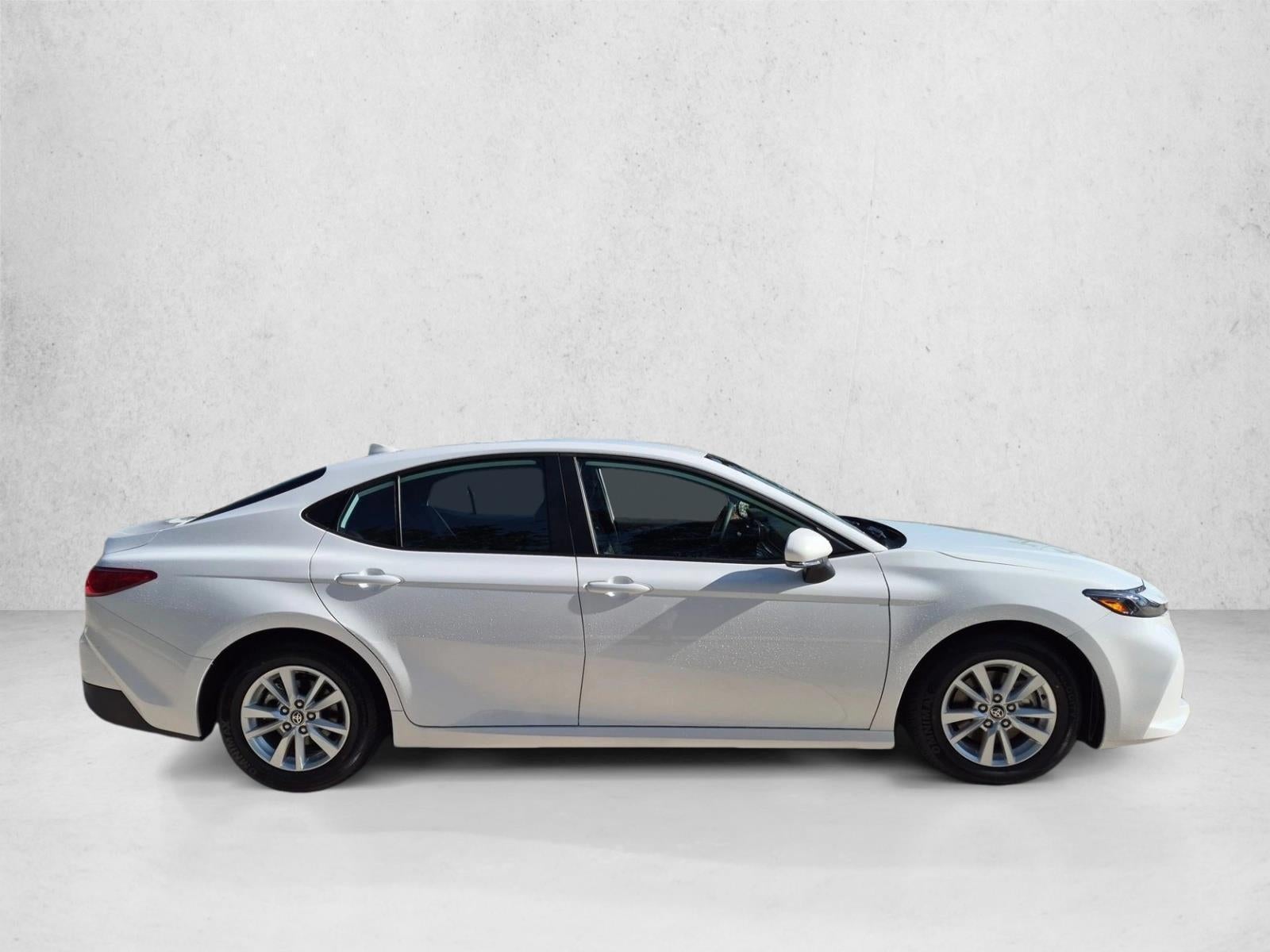 2025 Toyota Camry LE (Natl)