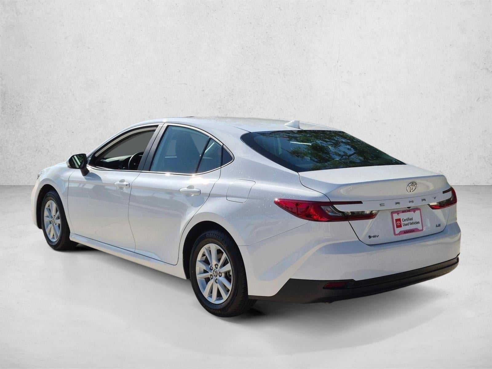 2025 Toyota Camry LE (Natl)
