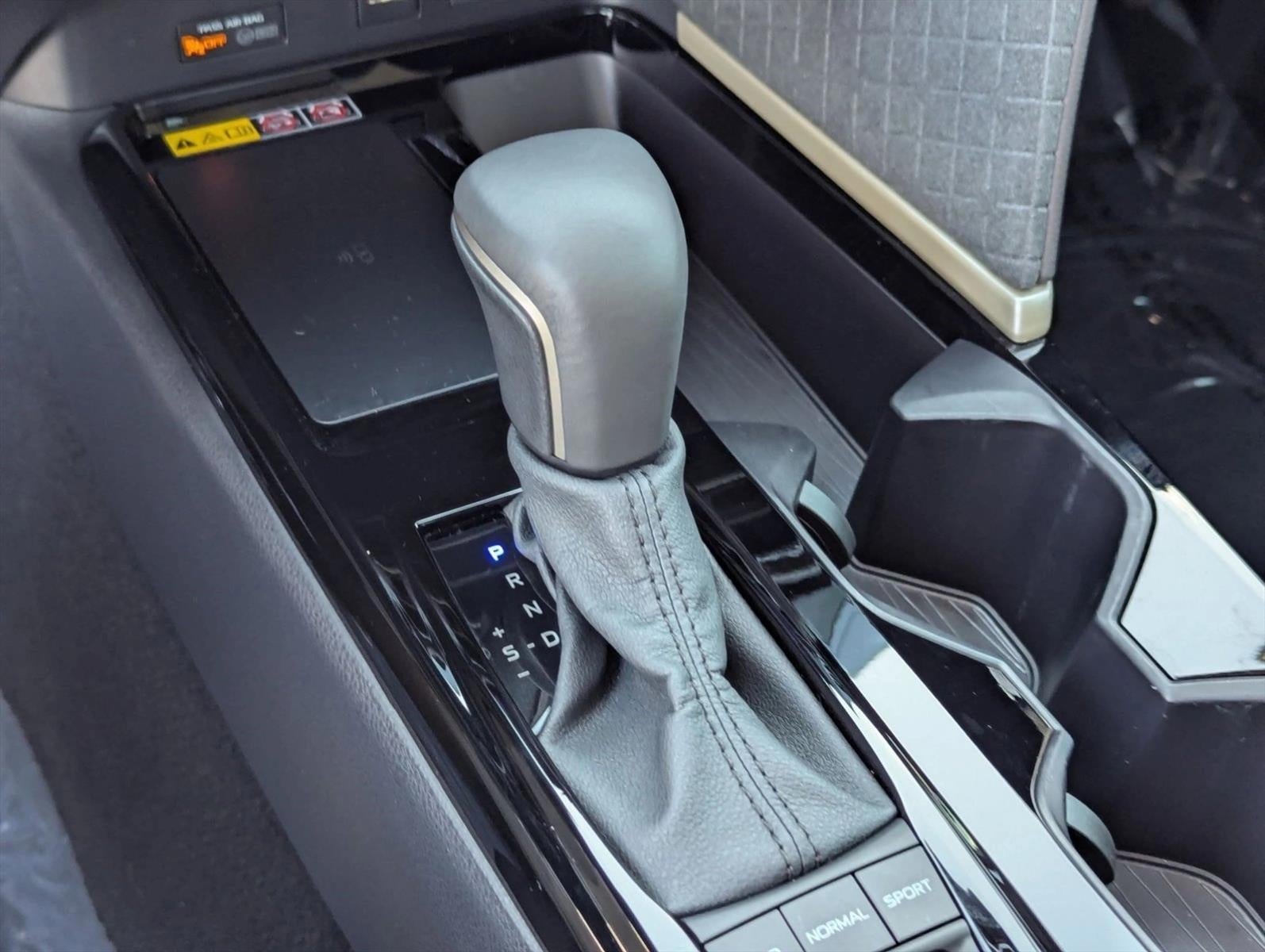 2025 Toyota Camry XLE (SE)