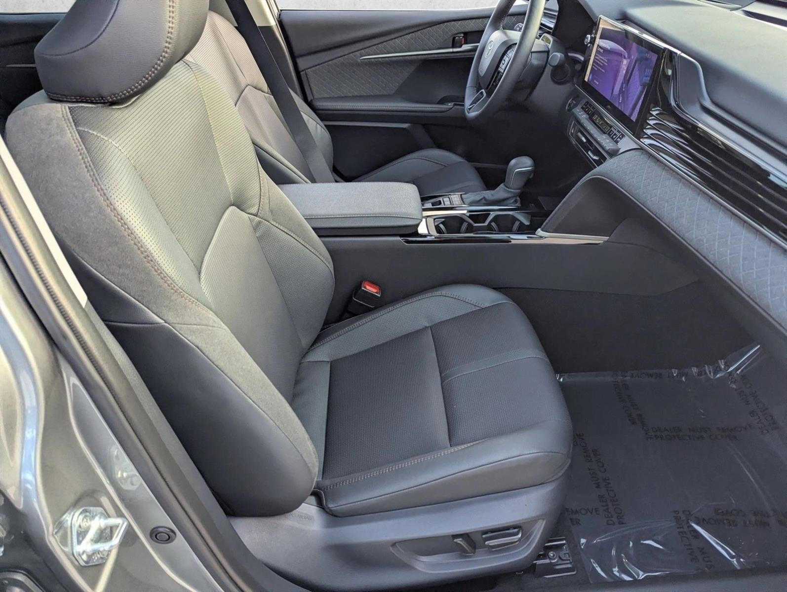 2025 Toyota Camry XLE (SE)