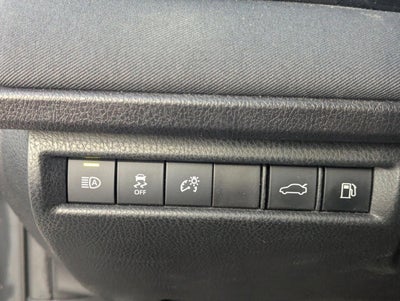 2025 Toyota Camry LE (SE)