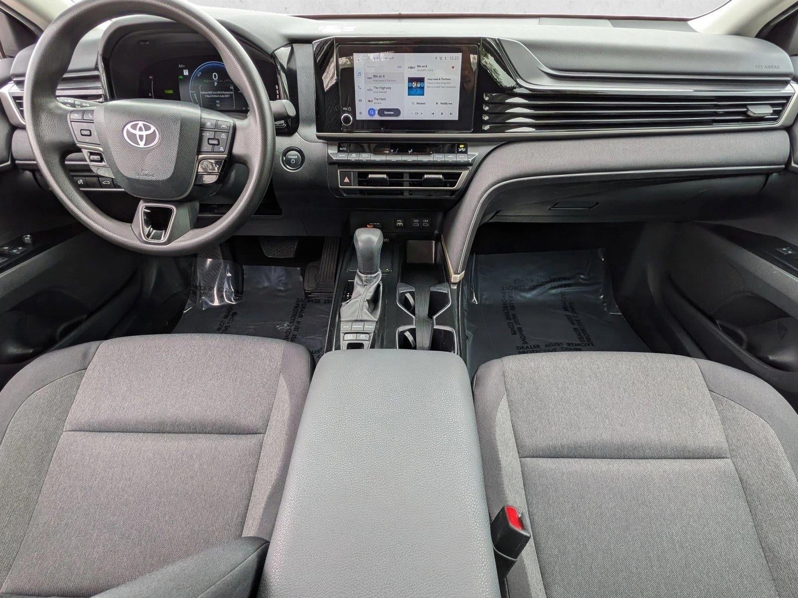 2025 Toyota Camry LE (SE)