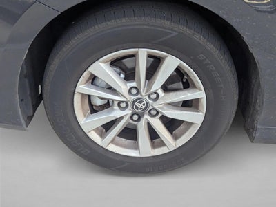 2025 Toyota Camry LE (SE)