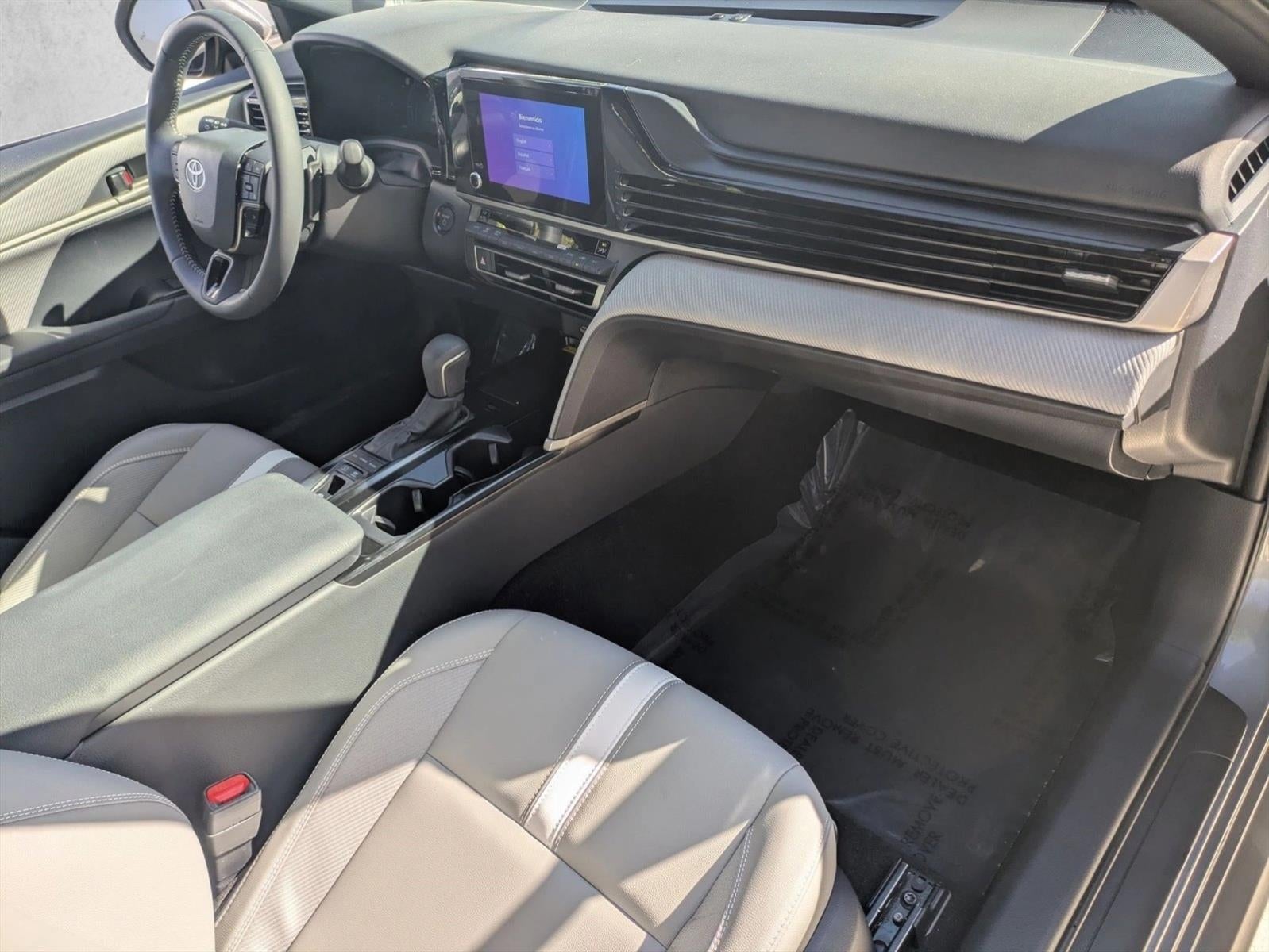 2025 Toyota Camry SE (Natl)