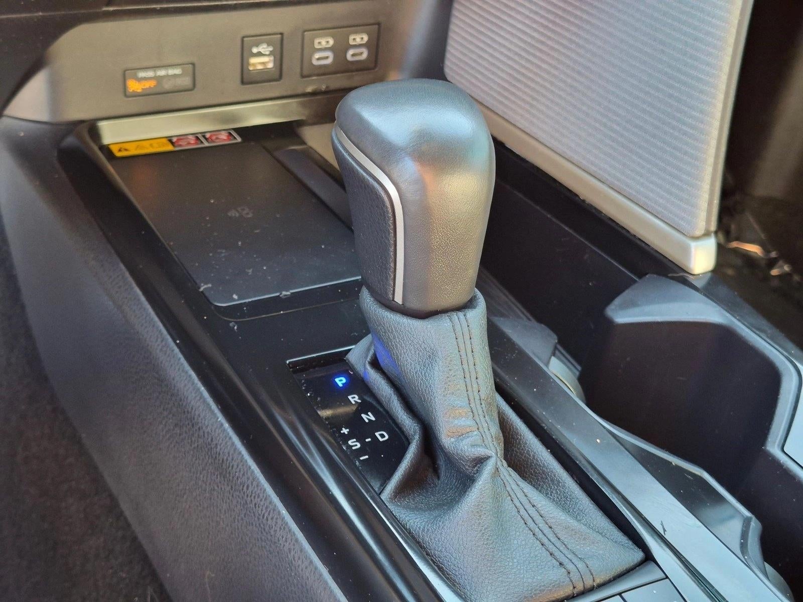 2025 Toyota Camry SE (SE)