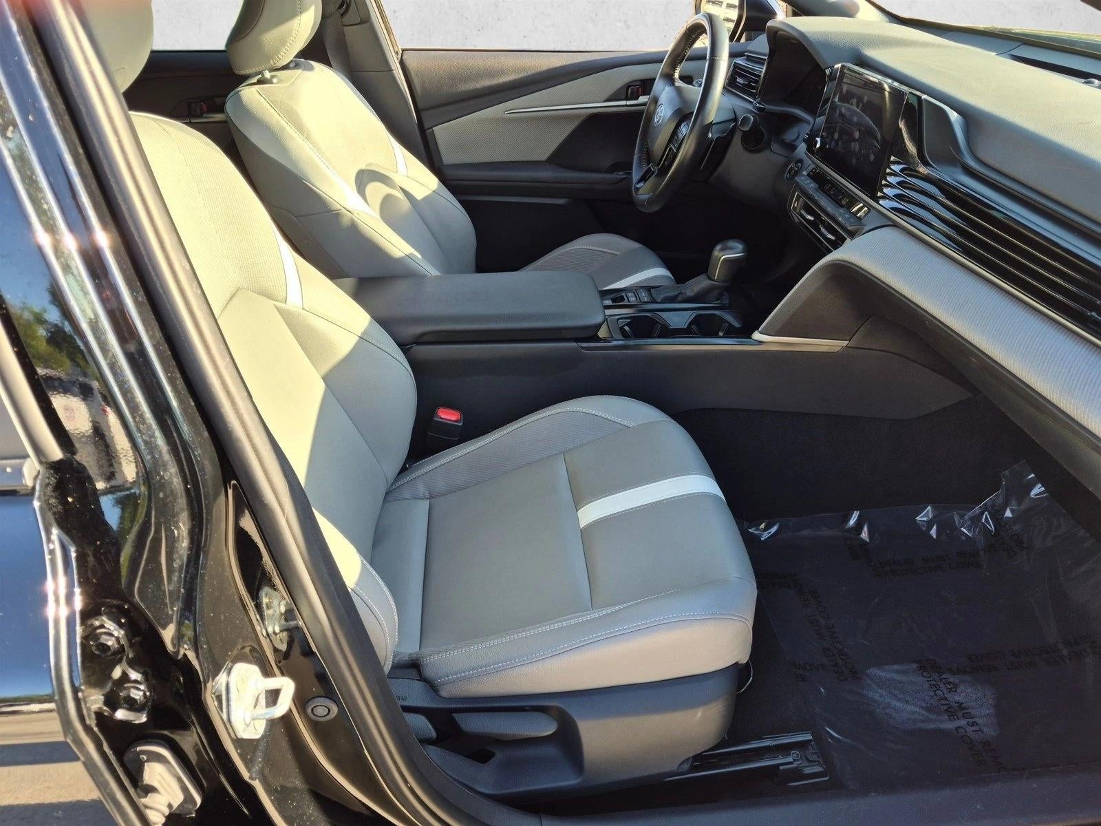2025 Toyota Camry SE (SE)