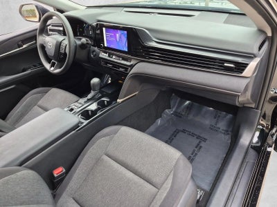 2025 Toyota Camry LE (SE)