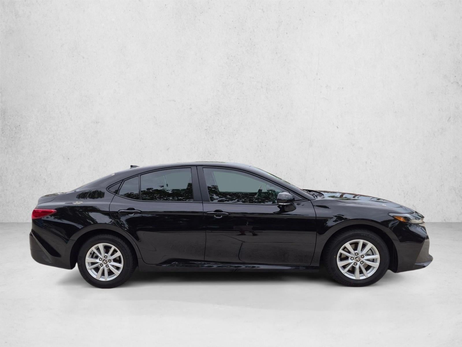 2025 Toyota Camry LE (SE)