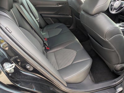 2020 Toyota Camry SE Auto (SE)