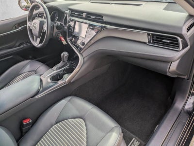 2020 Toyota Camry SE Auto (SE)