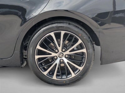 2020 Toyota Camry SE Auto (SE)
