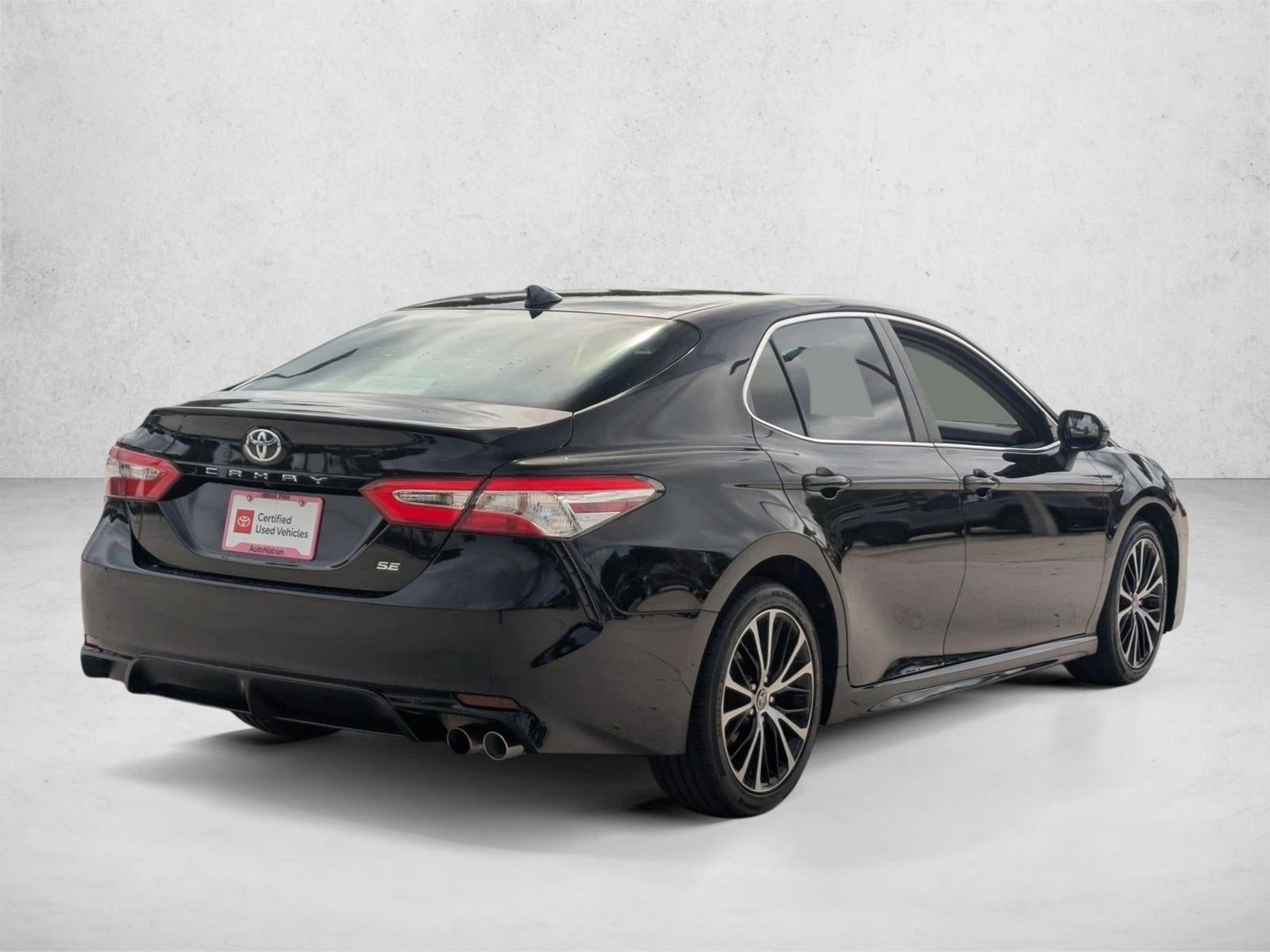 2020 Toyota Camry SE Auto (SE)