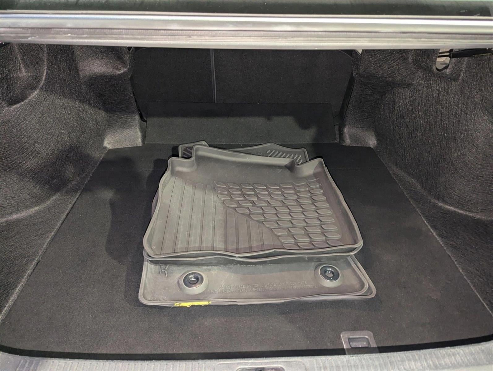 2023 Toyota Camry SE Auto (SE)