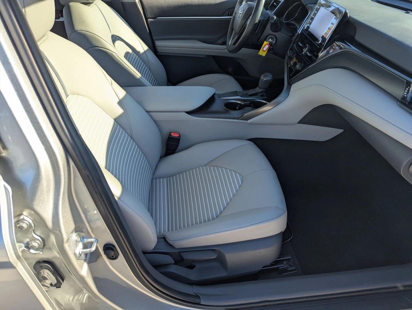 2021 Toyota Camry SE Auto (SE)