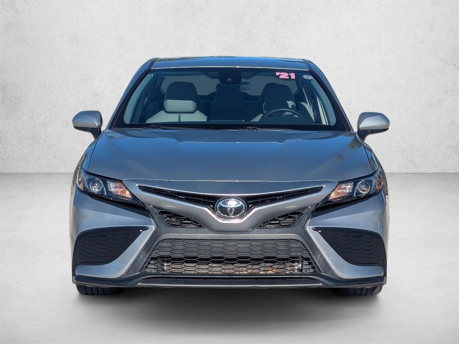 2021 Toyota Camry SE Auto (SE)