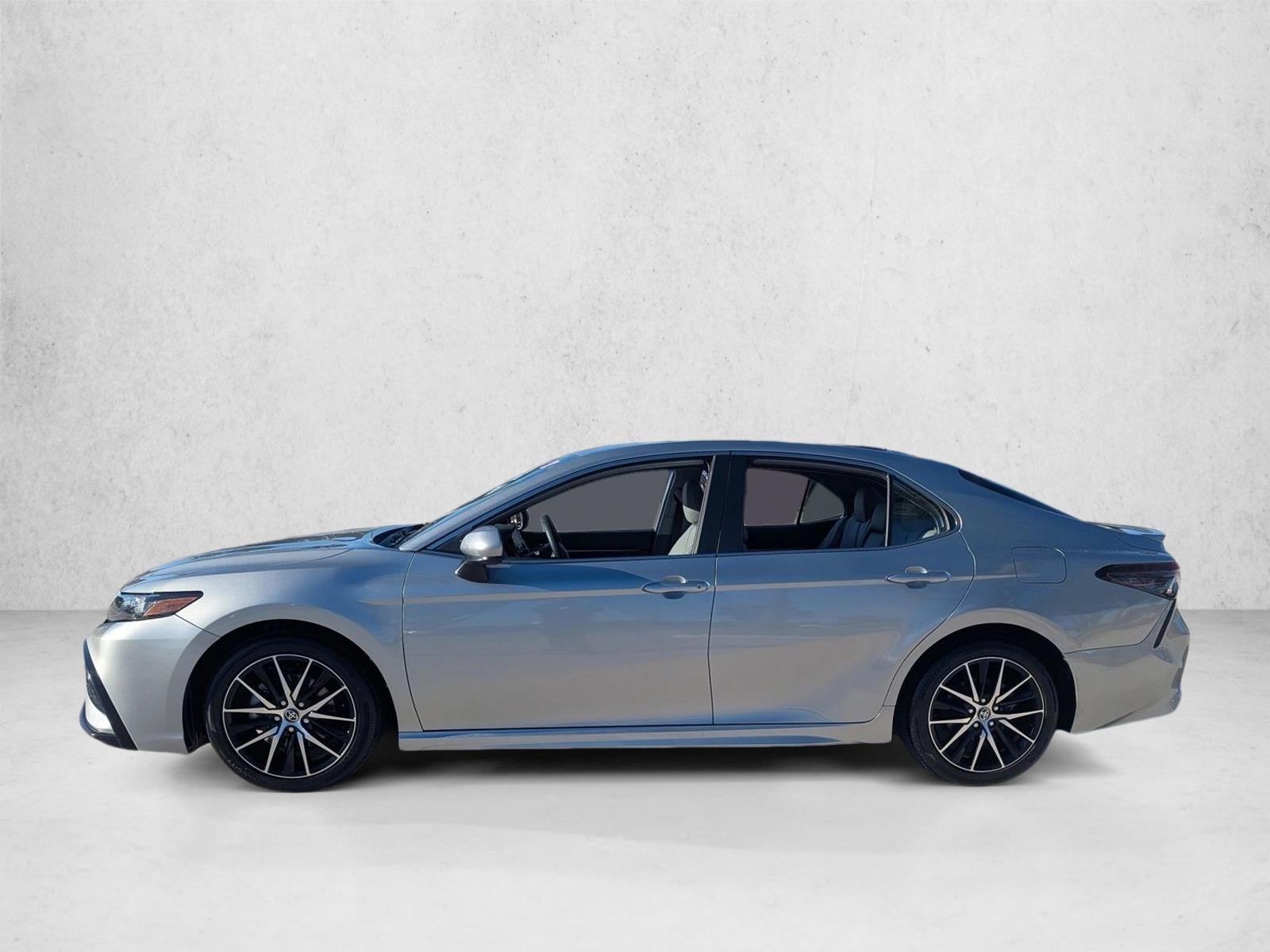 2021 Toyota Camry SE Auto (SE)